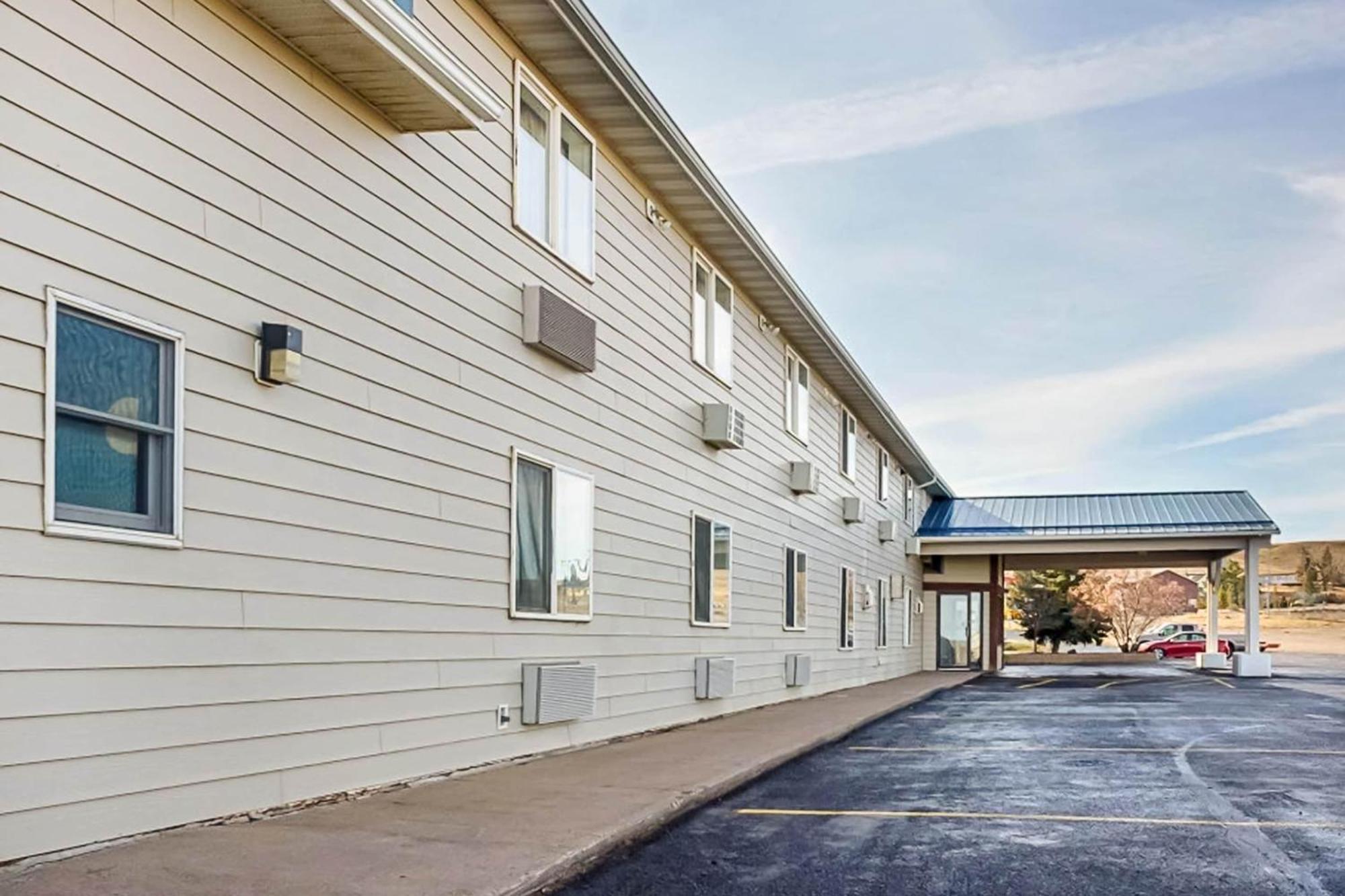 Oyo Hotel Shelby Mt Hwy 2 & I-15 Buitenkant foto